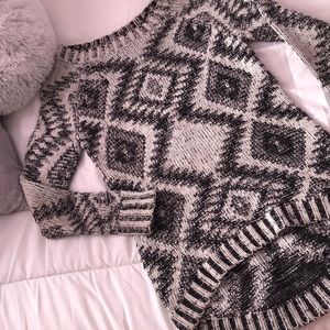 Long body Aztec print sweater
